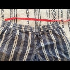 Old navy linen shorts size L
